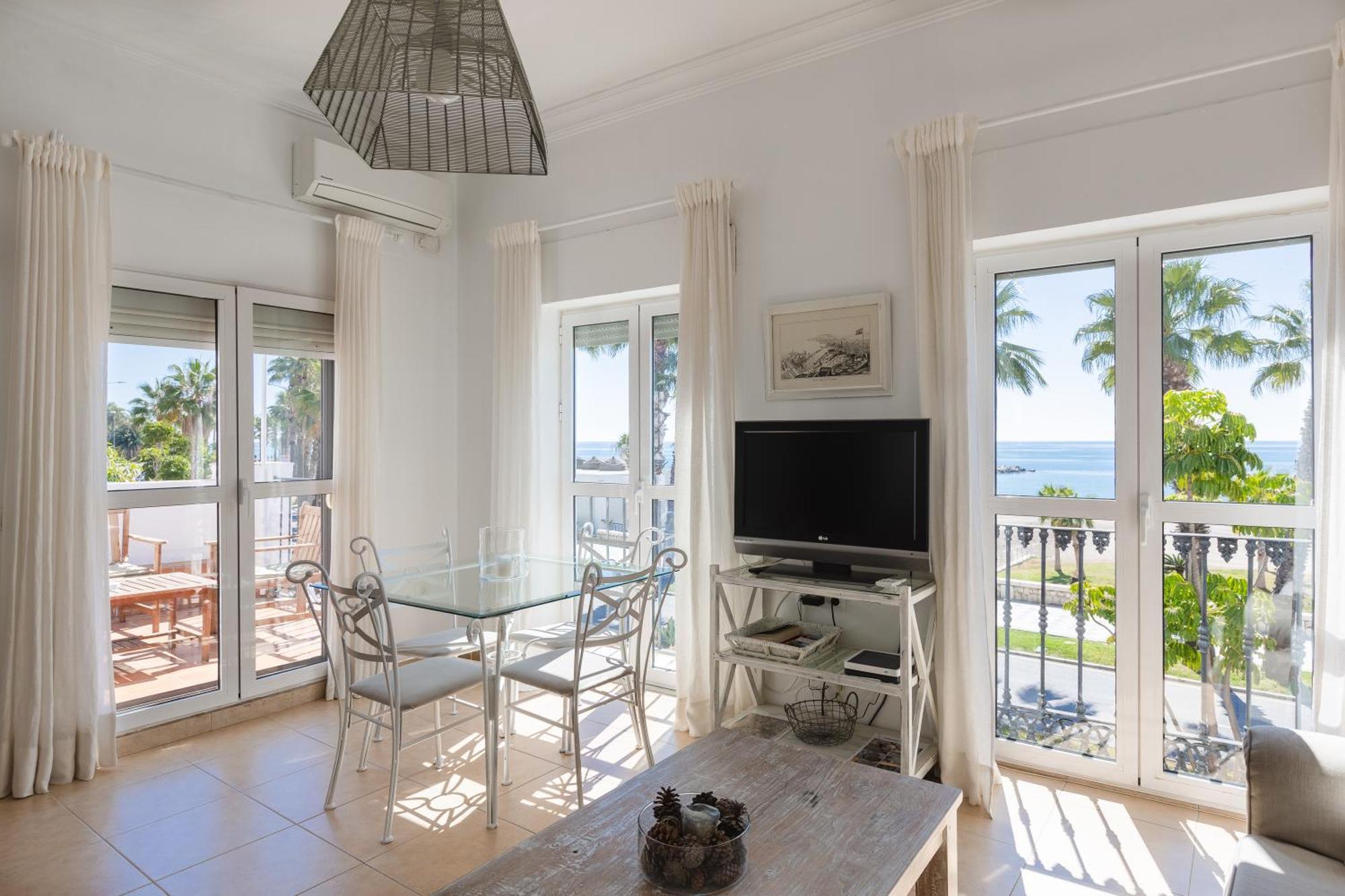Apartamento Con Encanto En Primera Linea De Playa مالقة المظهر الخارجي الصورة