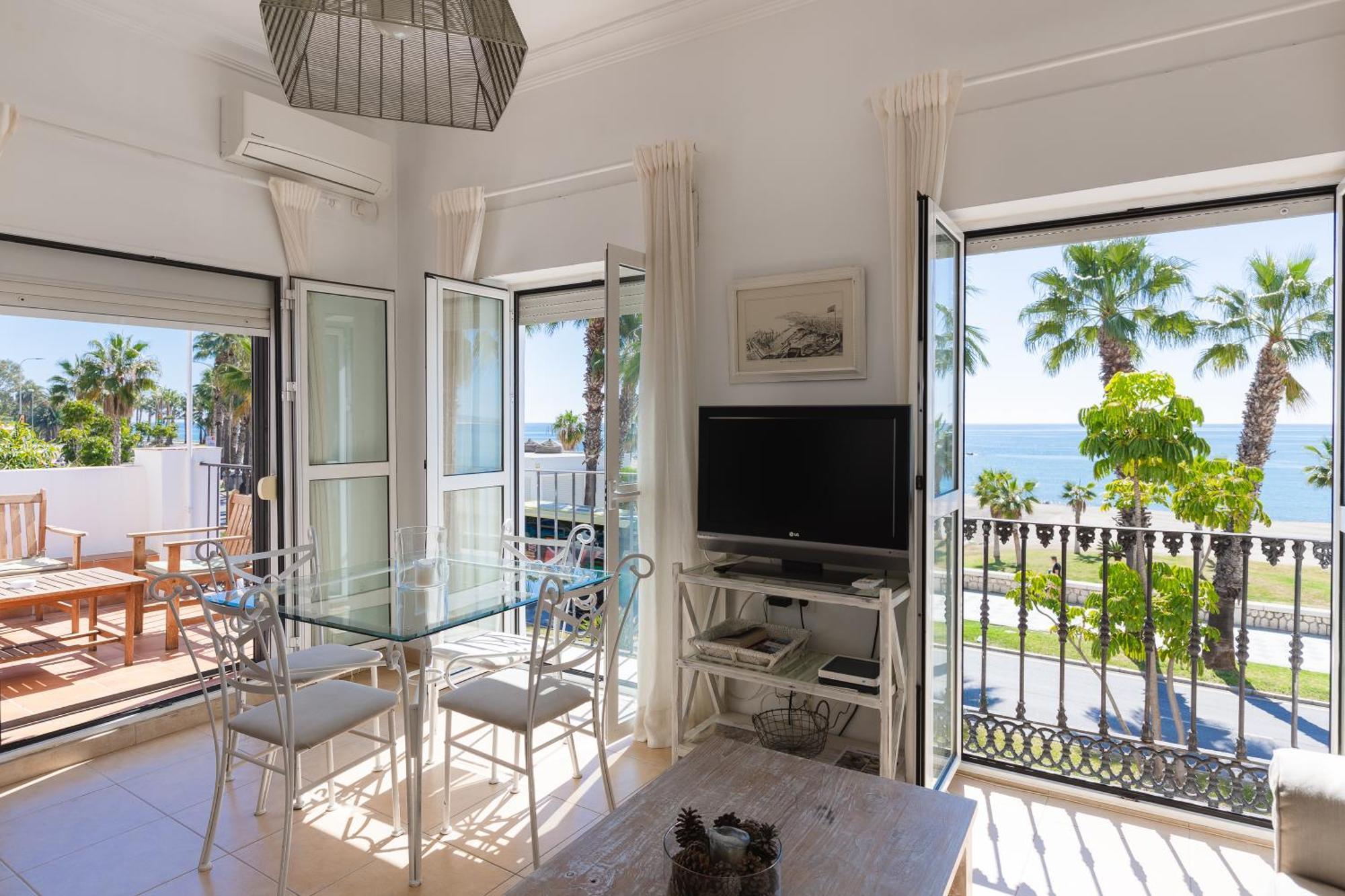 Apartamento Con Encanto En Primera Linea De Playa مالقة المظهر الخارجي الصورة