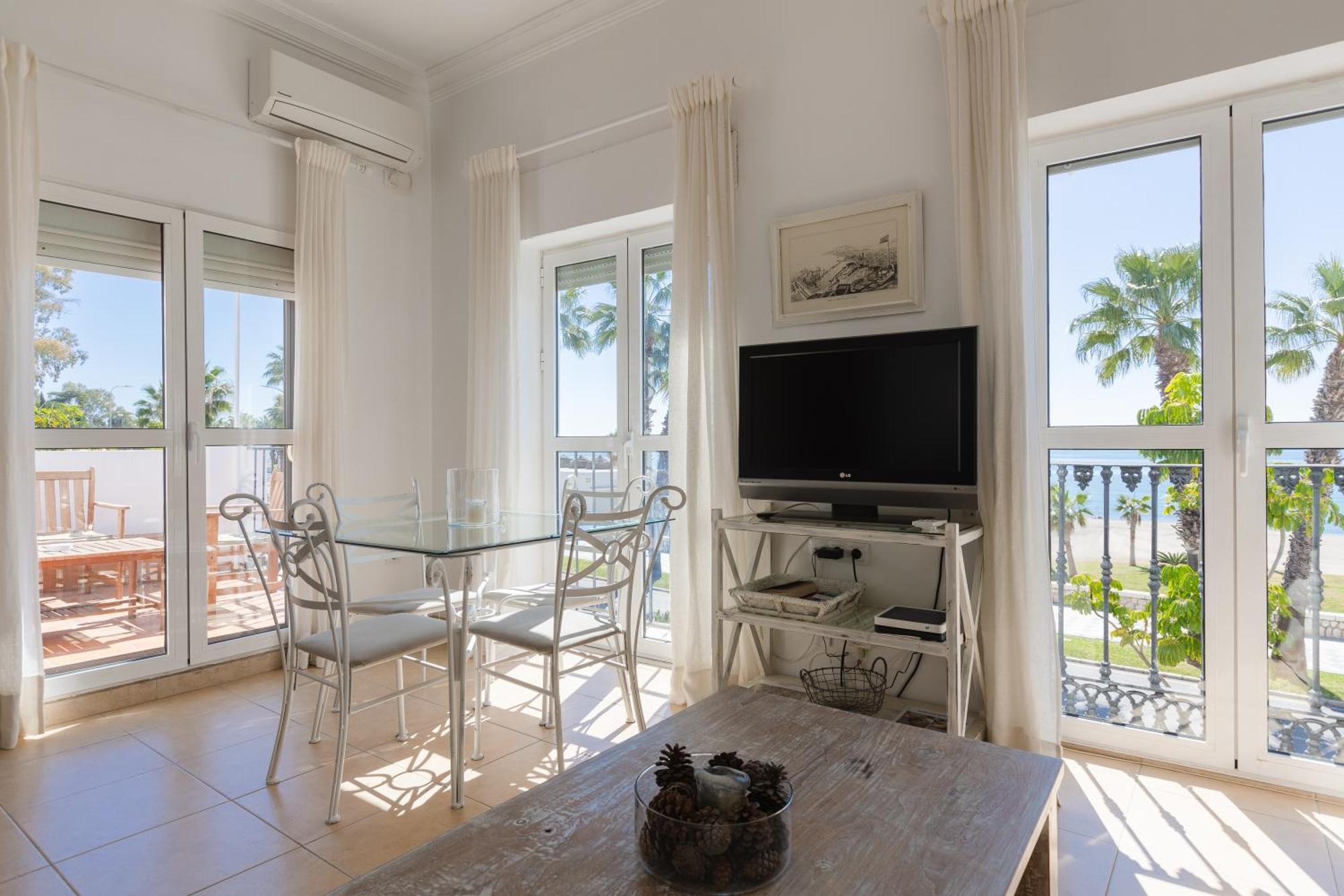Apartamento Con Encanto En Primera Linea De Playa مالقة المظهر الخارجي الصورة